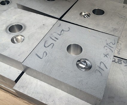 40mm stainless plate with 3/8 BSP grout hole